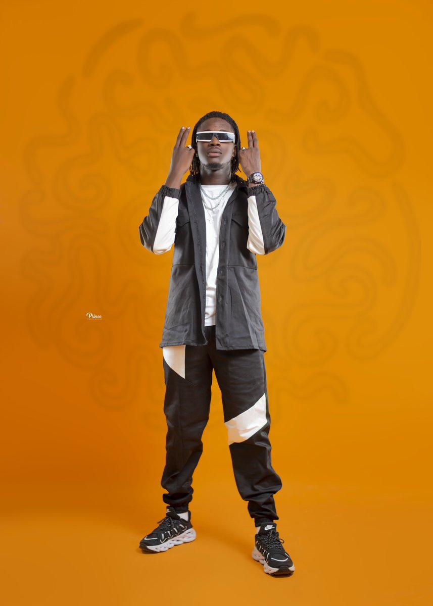 KheuchbiiB's tweet photo. Salut Toi C’est Kheuch Bii Bndo Votre Artiste Rappeur De Grand Yoff D’après D’une Longue Absence De 5 Mois Bientôt Vous Aurez Votre Clip Guddi Guddi Sur Toutes Les Plateformes Et Sur Ma Chaîne YouTube Partage L’image Avec Tes Amis Et Tes Proches Merci D’avoir Partagez 🔥🔥✅GO IT https://t.co/J74ik15Jdu