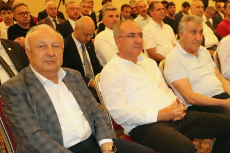 Afsiad1's tweet photo. AFSİAD  Yönetim Kurulu Başkanı Kadir Sayın,  Yönetim Kurulu Üyeleri, ve AFSİAD üyeleri  Cumhurbaşkanı Yardımcısı Cevdet Yılmaz başkanlığında düzenlenen İş Dünyası Buluşması'na katıldı. https://t.co/Kk4AU8Go73