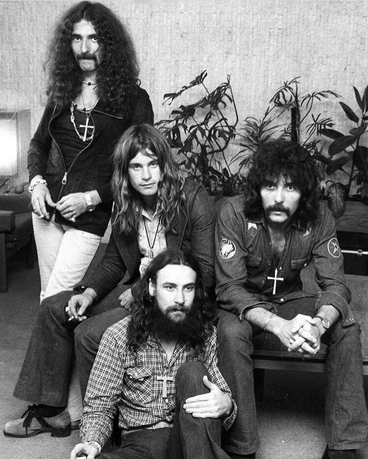 İnsanlar tərəfindən tezliklə sevilən bu yeni tərz 1970’ci illərdə Led Zeppelin, Deep Purple ve Black Sabbath tərəfindən sıxlıqla istifadə olundu.