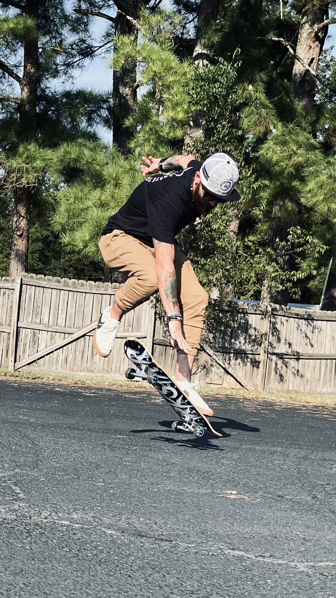 BuckTheSystemBU's tweet photo. Lost balance after the landing, but learning. @shralpin.  “Trying is key, you can’t conquer till to you try it” https://t.co/9YAeaBu9kY