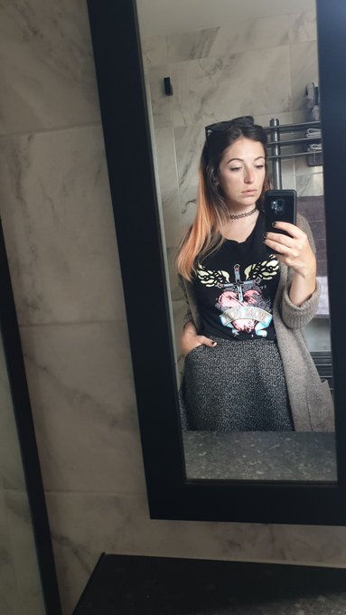 Night y'all  #newcontentcomingsoon #ilovenewclothes #imexcitedtoshowyou 😘 https://t.co/GfV8wyCgpE<a href="/tag/newcontentcomingsoon"class="tags">#newcontentcomingsoon</a><a href="/tag/ilovenewclothes"class="tags">#ilovenewclothes</a><a href="/tag/imexcitedtoshowyou"class="tags"><span>#imexcitedtoshowyou</span></a>