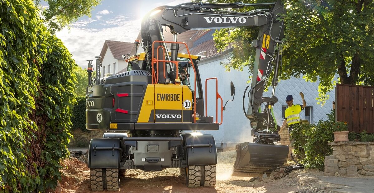 PODMachines's tweet photo. The EWR130E wheeled excavator delivers an outstanding machine performance wrapped up in an industry-leading compact package.
Pat O'Donnell & Co.
https://t.co/x7nXFLrtXG
#heavymachinery #constructionequipment #digger #mining #volvoce #excavatoroperators #EWR130E https://t.co/QjpFnue6tC