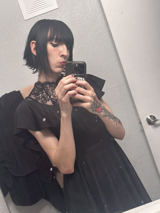 Pics >.< https://t.co/y7dggs0DB2<a href="/tag/mvsales"class="tags"><span>#mvsales</span></a>