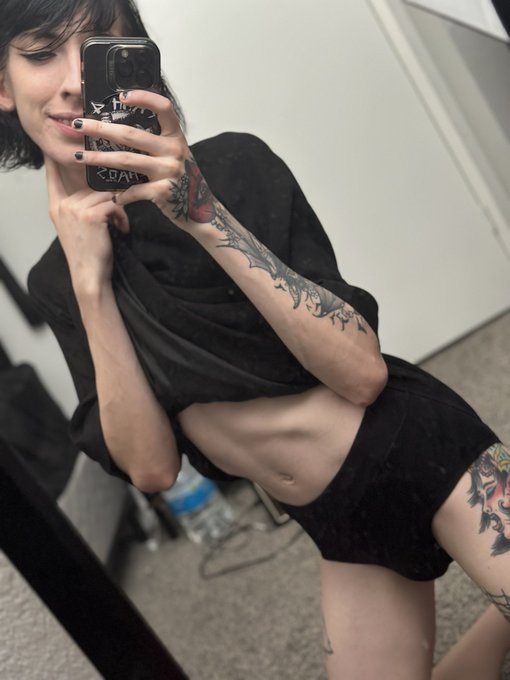 Pics >.< https://t.co/y7dggs0DB2<a href="/tag/mvsales"class="tags"><span>#mvsales</span></a>