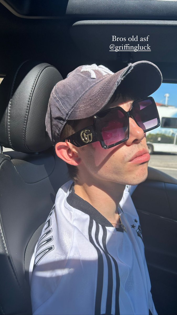 📷| Milo Manheim via insta stories