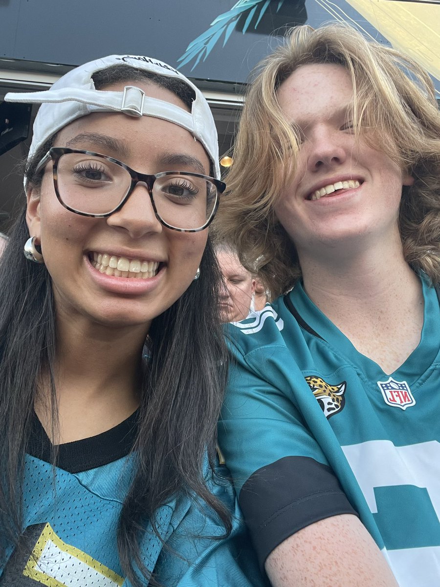 HalleTaylor8's tweet photo. #DUUUVAL https://t.co/Ht8cDscHtt