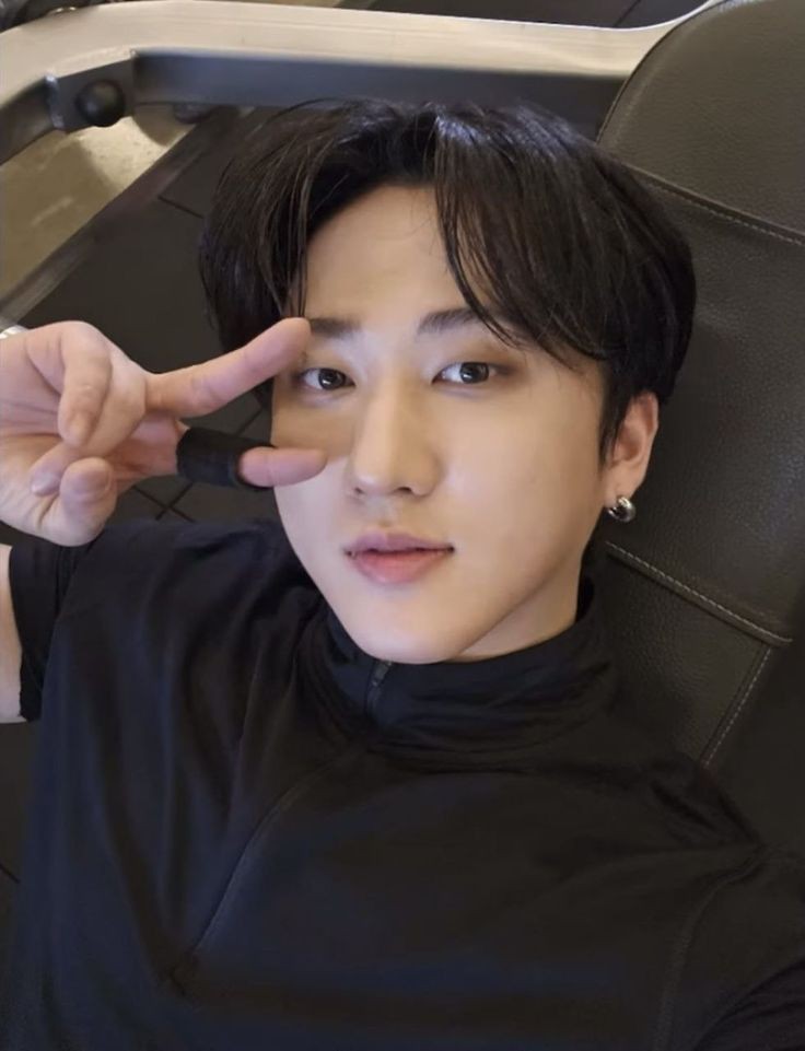 skzmeow's tweet photo. La vida fitness sería más fácil si tuviera al guapote de Changbin como entrenador personal. 😫🔥 https://t.co/HOLYWiyssf