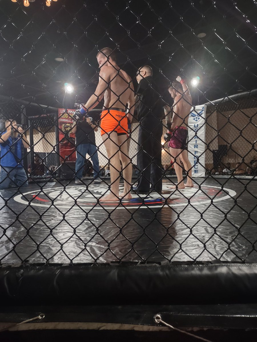 ColinParris's tweet photo. @FightBookMMA @Tommygunz808
@mmawizzard @mmabymilikin
RT!!! Justin Schleben by Unanimous Decision!!
#MadeMenPromotions https://t.co/IbRjEfBO1N