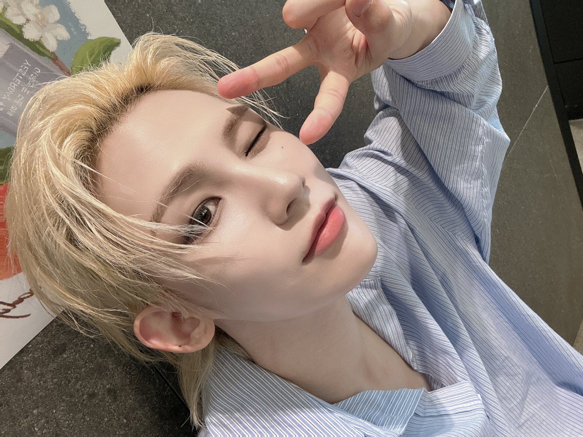 XEED_OFFICIAL's tweet photo. 잼🍯) 리니들🌱 이따 재밌게 놀자요✌🏻

#XEED #JAEMIN #GREENY https://t.co/Dis1aakXiU