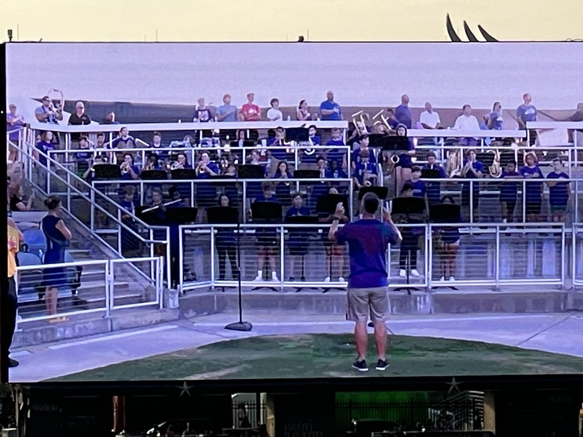 crosbykeys's tweet photo. Way to go @CrosbyBand from @CrosbyMiddle!! Great performance to kick off @loucityfc game. Love supporting #JCPSmusic colleagues and students. 🎶❤️🎶 https://t.co/UVO9dZ35wI