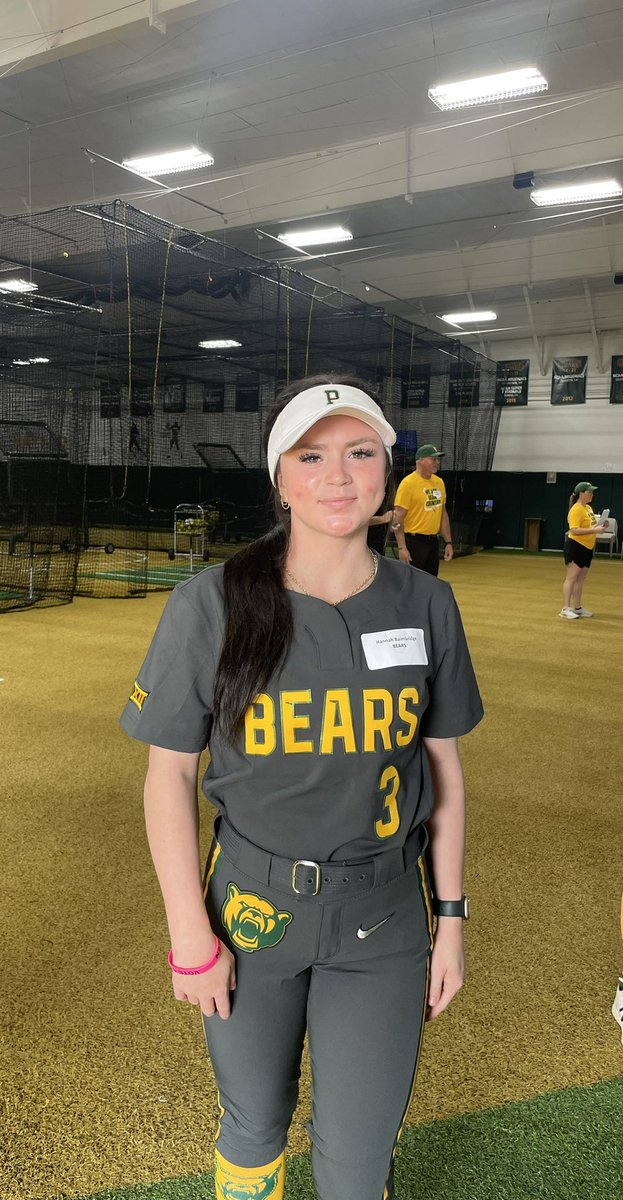 hb_softball99's tweet photo. Thanks so much for having me at the @BaylorSoftball 2025 Prospect Camp today! @BUMoore @coach_diaz22 @JohniganSteve @dprice377 @ig_plocheck @IGCoachHickman @caitlin_plo @PlocheckRobert @demiDee8 @ShadowCreekSB https://t.co/s1sWbyYmGN