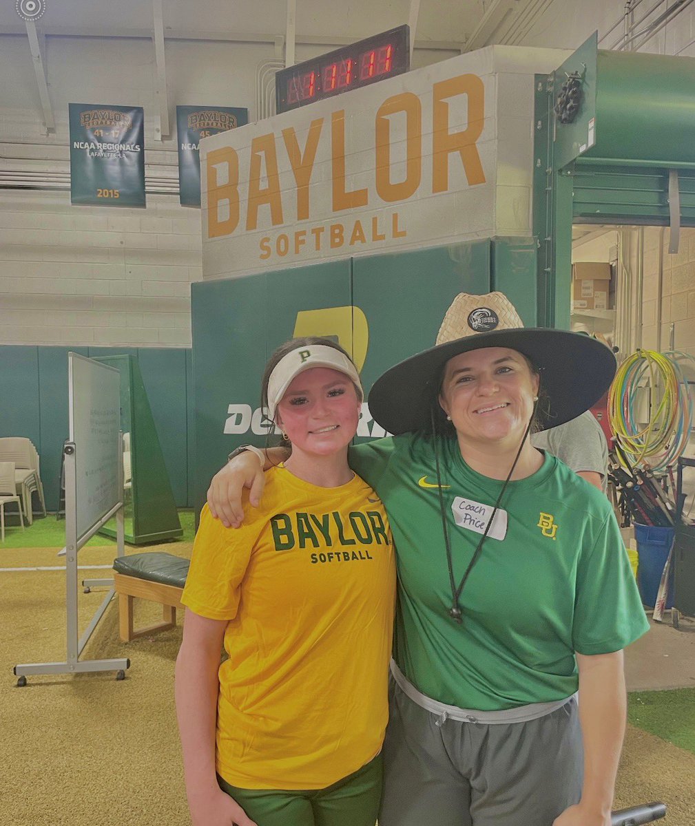 hb_softball99's tweet photo. Thanks so much for having me at the @BaylorSoftball 2025 Prospect Camp today! @BUMoore @coach_diaz22 @JohniganSteve @dprice377 @ig_plocheck @IGCoachHickman @caitlin_plo @PlocheckRobert @demiDee8 @ShadowCreekSB https://t.co/s1sWbyYmGN
