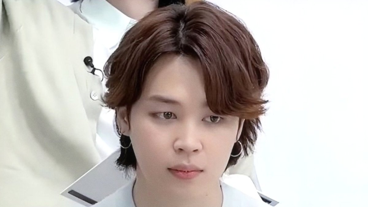 jiminsetter's tweet photo. jimin always has the prettiest hairstyles https://t.co/fkMsmSLmIT
