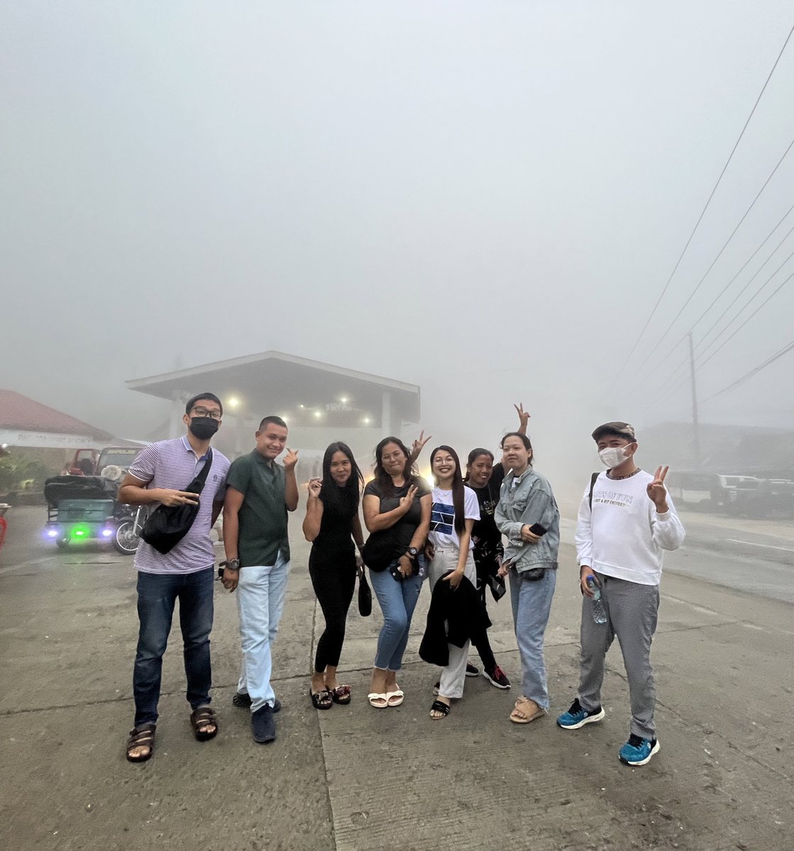 NataliaAbaya's tweet photo. Sweethearts and solids! 🤍 Naog sa kay nangihi *insert naa sa van* 

See you KD and Alexa in CDO. Thank you to all generous hearts for our transpo. 🫶

#AlexaIlacad | #KDEstrada | #KDLex https://t.co/mJxL8yY4oq