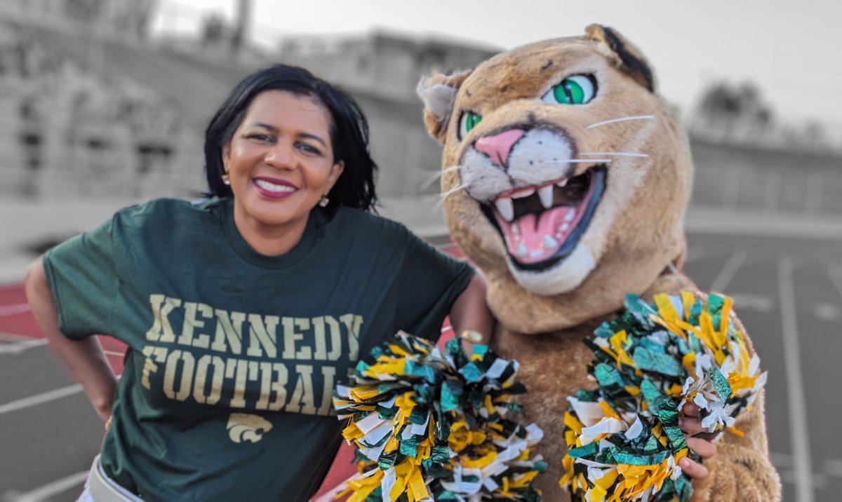 CRKennedyHigh's tweet photo. Thank you to @CRSCHOOLS Superintendent @DrTGrover for being the honorary captain at the Coin Toss tonight!  #WeAreCRCSD #RollCougs https://t.co/CP9dj3ZUEI