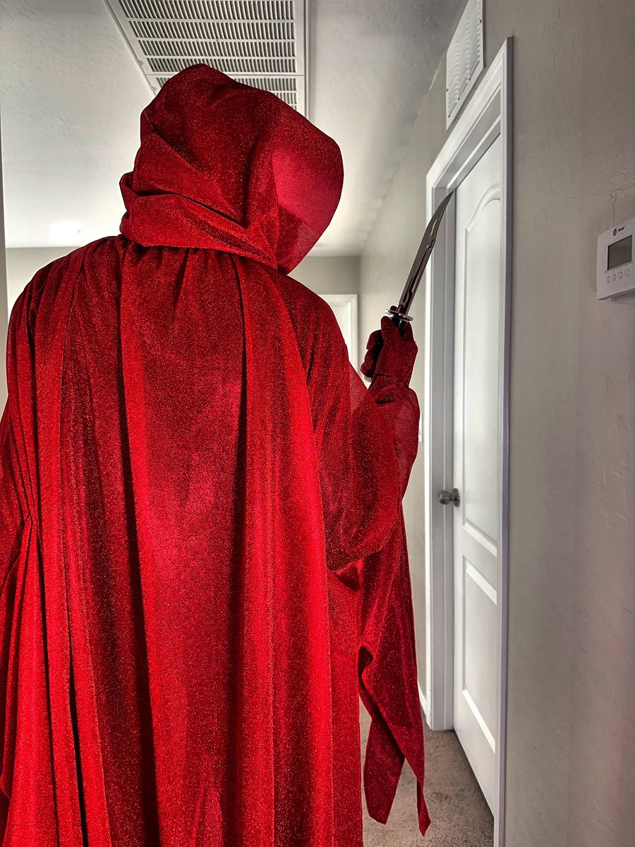 renzohead24's tweet photo. They call me “BLOOD FACE”. 🔪🩸
•
@renzohead24 nelcosplay @Gabbie_XOXOX @ScreamMovies @hello_sidney #horror #horrormovies #slasher #slashermovies #ghostface #scream #screammovie #halloween #october #august #spooky #collab #collaboration #bloodface #pic #picoftheday #photoshoot https://t.co/aZWHxMICdz