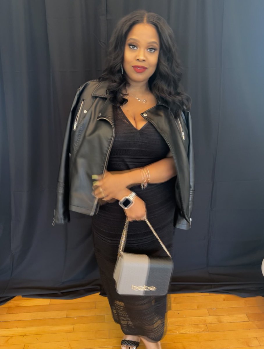 beenAround_310's tweet photo. If you give me a neck, I’m sure to step on it 😘🥵

#BigFine #FACG https://t.co/cEemq7RGib