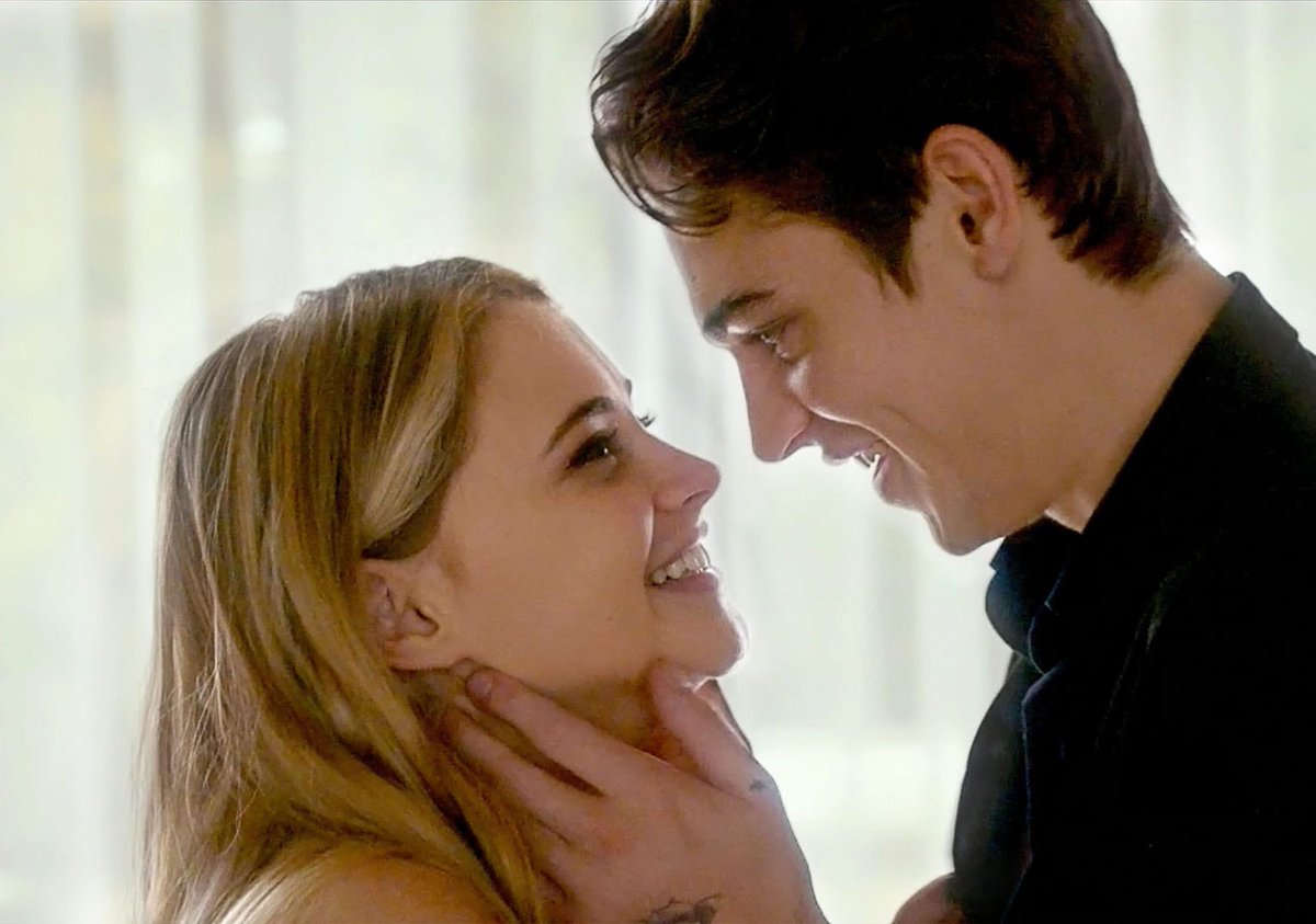 lovely_hessa's tweet photo. the only photos in HD I care about https://t.co/X3Qa1rbsMW