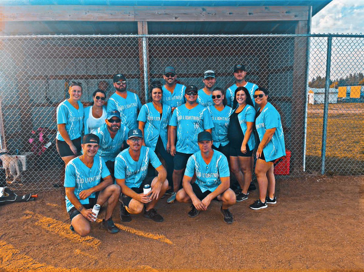 BudLightning23's tweet photo. Inaugural season in the books for the Bud Lightning crew, fell short by 1 run in the extra inning for the b-side final. Not a bad start. Looking forward to the many years to come. https://t.co/O5XDboL12a