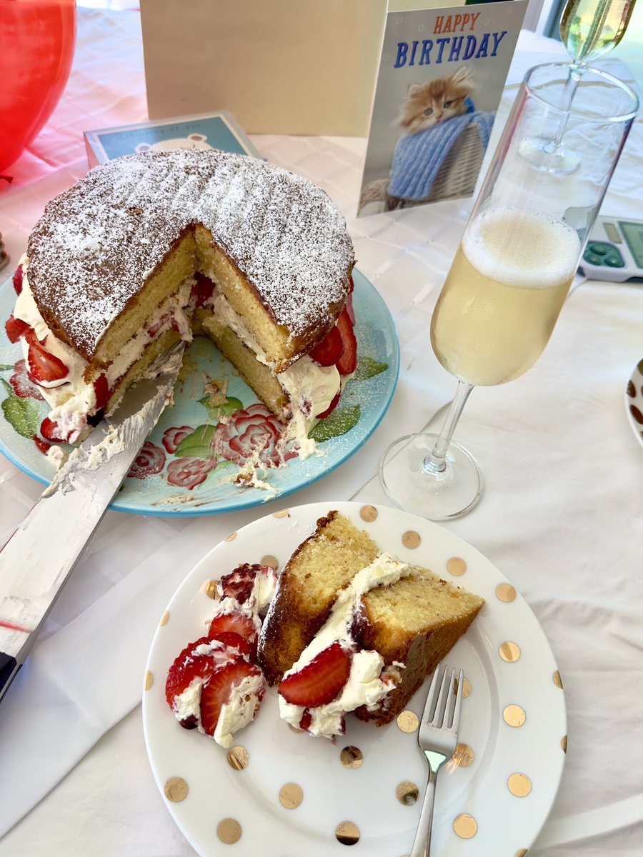 Kali ☁️ ⚡️ tweet media