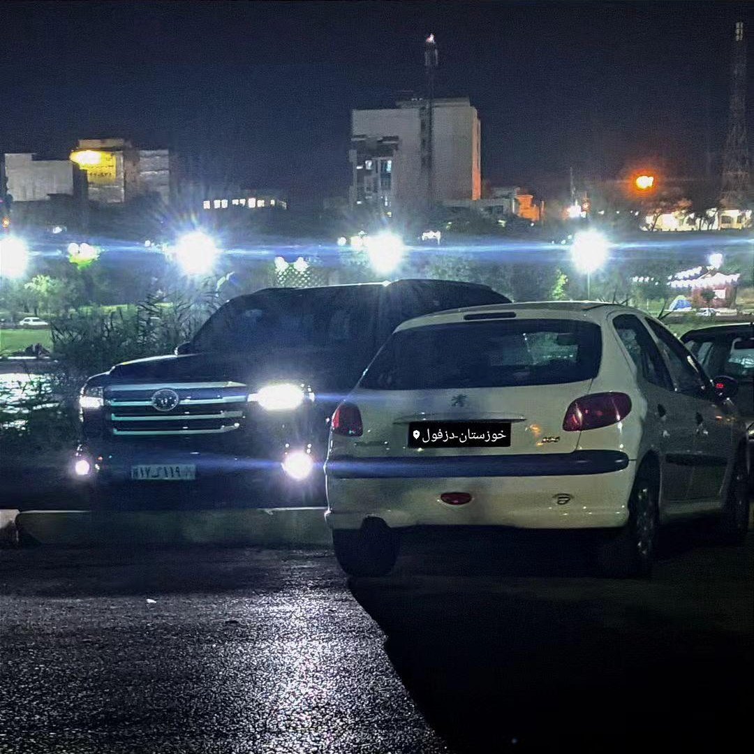 یه عده با پای پیاده میرن ، یه عده با لندکروز میان :)