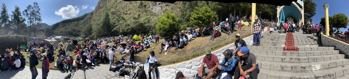 RAMIROARMIJOS1's tweet image. Siempre será una linda experiencia participar de la peregrinación por la Virgen del Cisne desde Catamayo a Loja. Impresionante la cantidad de gente.
