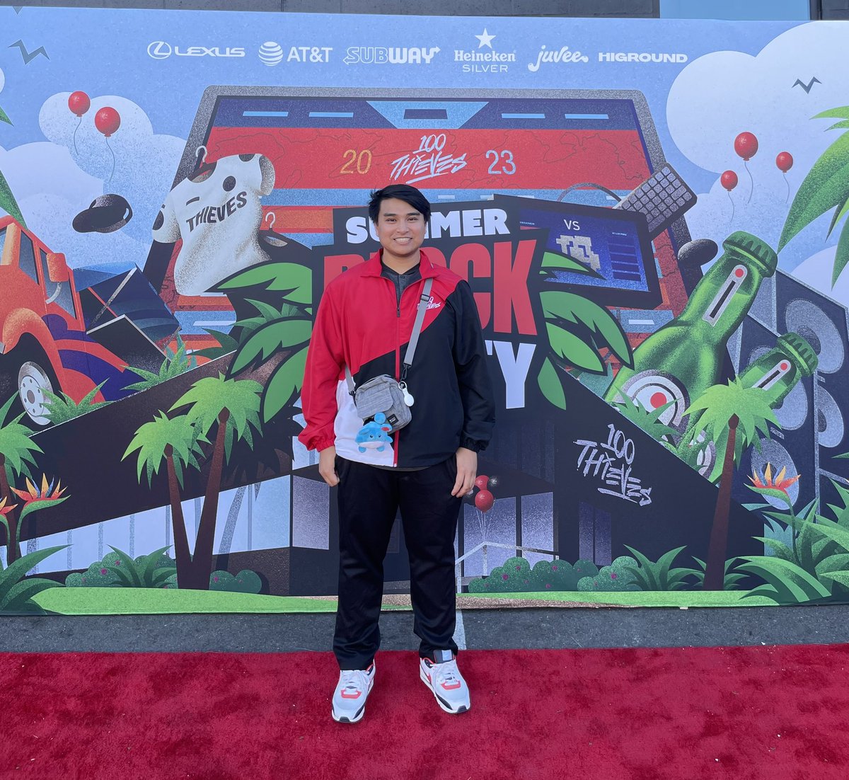 Joemawr's tweet photo. Shoutout to @100Thieves for hosting the #100TBlockParty ! Congratz to @EvilGeniuses winning Champions! https://t.co/agMrwFBASi