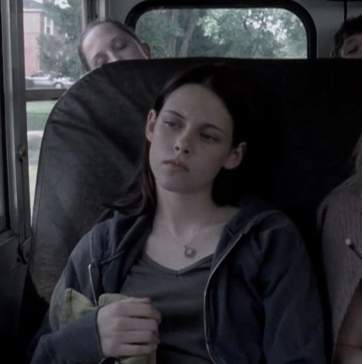 eu me pergunto quanto tempo levaria para alguém perceber se eu simplesmente parasse de falar