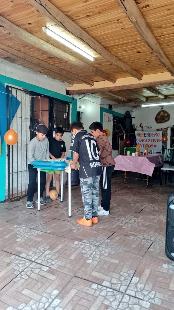 SoniaQuiroga_'s tweet photo. Festejemos las niñeces 🥳✨
En Luján se festejó en el merendero corazones unidos 📍en Drummond y fue una hermosa tarde llena de juegos y risas.
Agradezco tambien a los compañeros de La Campora Godoy Cruz, quienes me invitaron a participar de su festejo que también fue mágico🥰 https://t.co/rhvBJ7LwYS