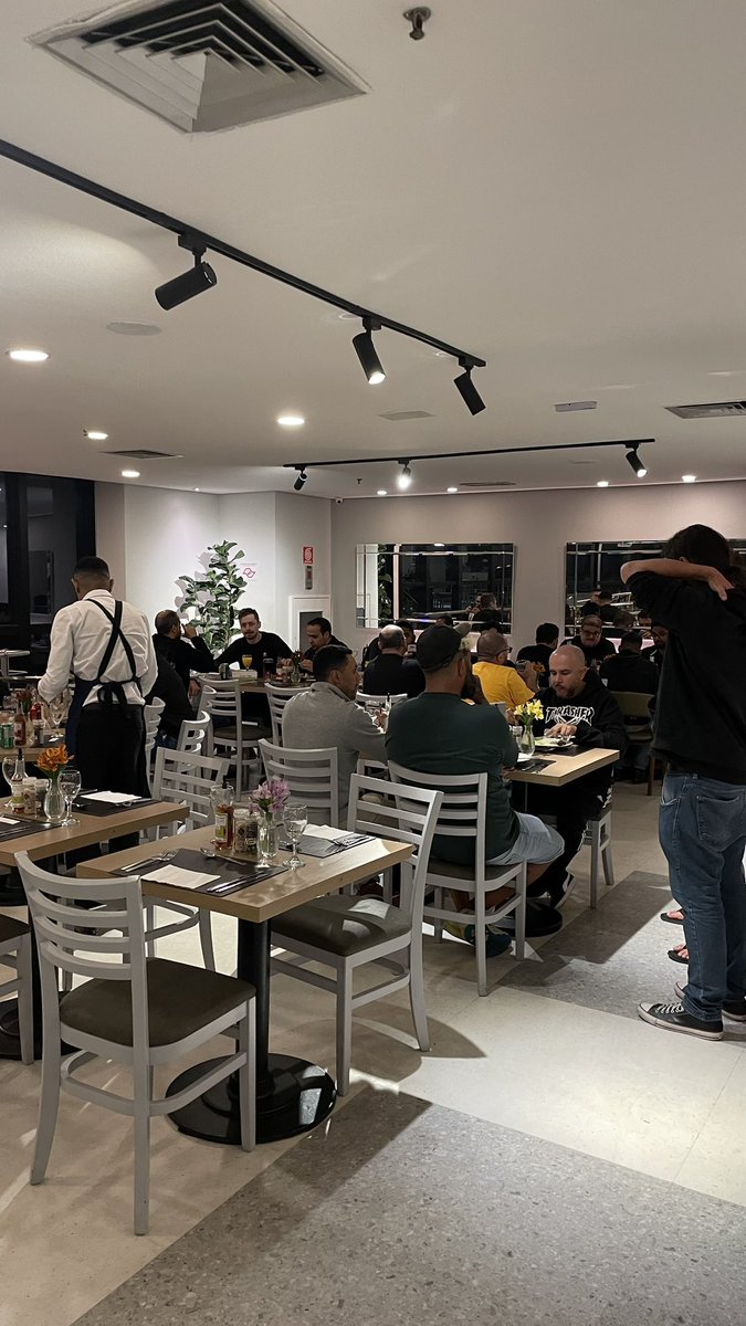 LINUXtipsBR's tweet photo. É uma pausa rápida pra jantar e voltar a codar! #PEIE https://t.co/lbkg12MzD8