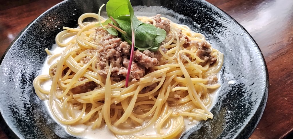 Mii20131212's tweet photo. #TwinTree #パスタ #ランチ
朝ごはんはツインツリーさん😋💞
ワタシは本日のパスタ(白いミートソース)、旦那さんはシェフにおまかせ盛り合わせランチにしました❣️❣️
凄く美味しくて半分以上食べれた😁✨
残りは旦那さんがペロリと完食してくれて感謝でーす🥰 https://t.co/2yzKYFVkzz