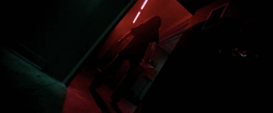 isaacfeldberg's tweet photo. MALIGNANT is on Hulu. James Wan’s exuberantly unhinged horror spectacle, frenzied and absurd but also stylistically bold and impossibly well-calibrated. In its Gothic excess, it evokes 90s Dark Castle, with Henelotter’s trashy mad-science kicks and shades of De Palma and Argento. https://t.co/DlKybdEY0s