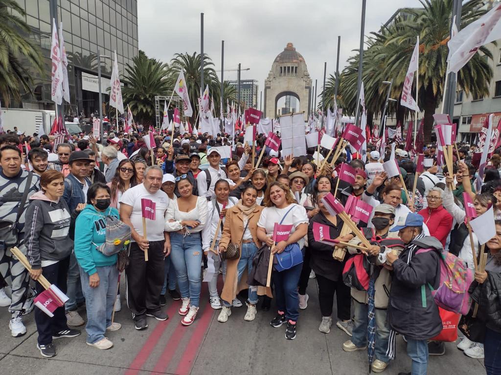 Hoy nos fuimos #DeFiestaConClaudia 🥳
Llenos de alegría y esperanza nos reunimos en el monumento a la revolución.
Somos miles de mexicanos y mexicanas que #VamosConClaudia