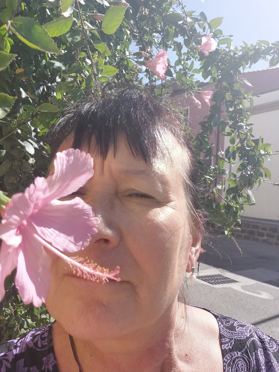 HoitolaLeena's tweet photo. Suomen kesä on lyhyt. Kesälomani oli täynnä ihania menoja. Viimeiset päivät flunssassa, keho on viisas se pysäyttää jos ei itse ymmärrä hidastaa. Sairastuminen on aina pysäytys, hyvääkin voi olla liikaa. Lepo on lääke. #keho #kiitos #lepo #kesäloma #kesä #Italia https://t.co/8UNHoA5kca
