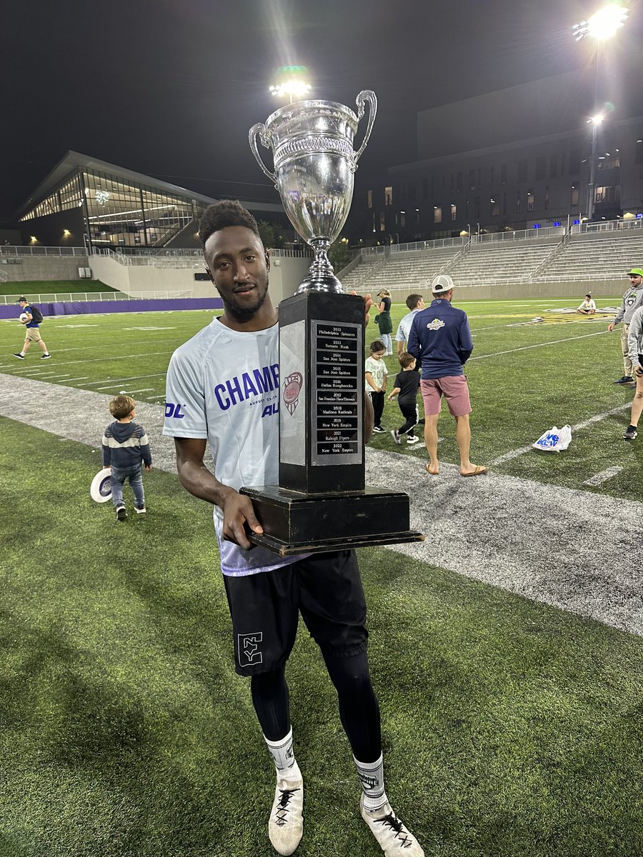 Hey Siri, play Empire State of Mind 🏆🏆🏆 <a href="/empireultimate/">New York Empire</a>