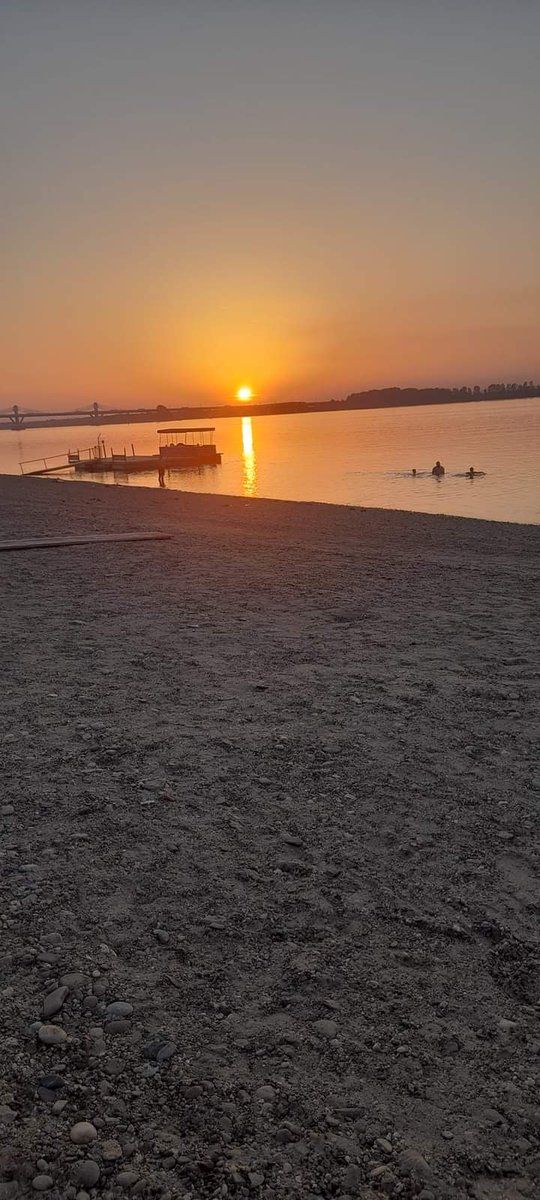 CClementa's tweet image. #Romaniameafrumoasa
   Apus de soare pe Dunare