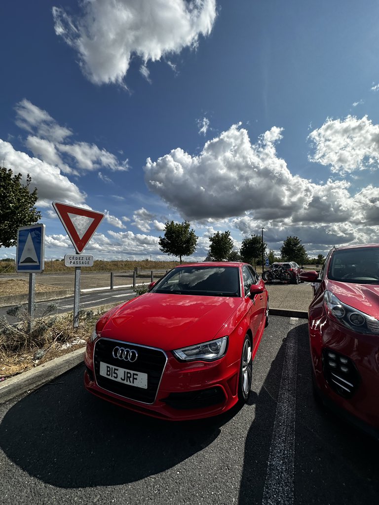 well_driven's tweet image. Drove over 1,000kms yesterday from Cambridge to The Dordogne. Was dreading it with the little A3 packed up to the roof with luggage and stage tech equipment. Turns out it was bloody fantastic and didn’t miss a beat. Good little car!
