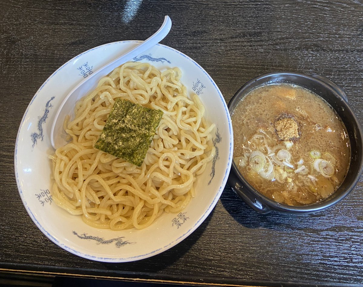 4aehpX6RKtZQDQ1's tweet photo. 富士市【松福 富士店】
初訪問です

とんこつラーメンと
チャーハン&amp;つけめん
唐揚げ付き😆

遅いお昼美味しく
いただきました🍜

#静岡
#ラーメン
#ラーメン好きと繋がりたい https://t.co/est8hgHqOP