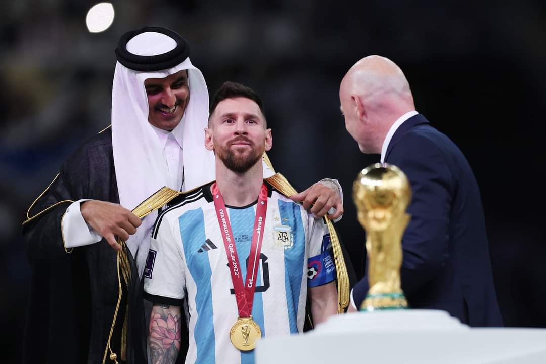 Shadaya_Knight's tweet image. It took Lionel Messi a staggering 17 years of disappointments to finally get Argentina to the promised land. Came so close many times, but it just seemed to slip through his hands. There are times, when he even doubted himself, thought of quiting, people lost faith in him, he was…