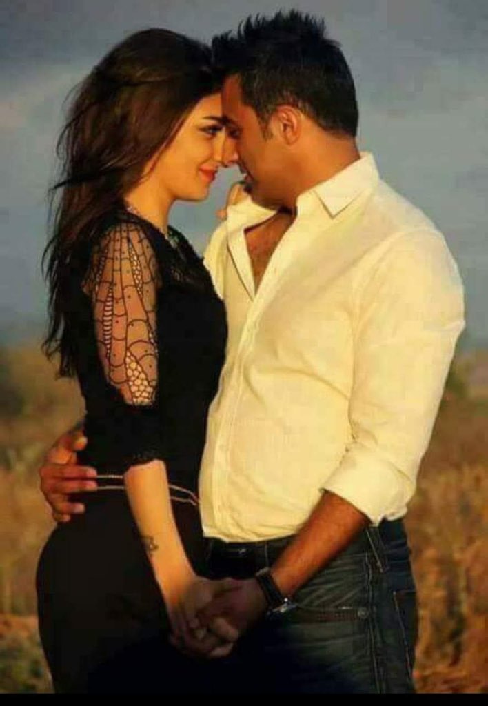 الرُّوح التي فيها شيءٌ من روحِك
تعرفُ كيفَ تخاطبكَ بِلا كلمات! 

جلال الدين الرومي