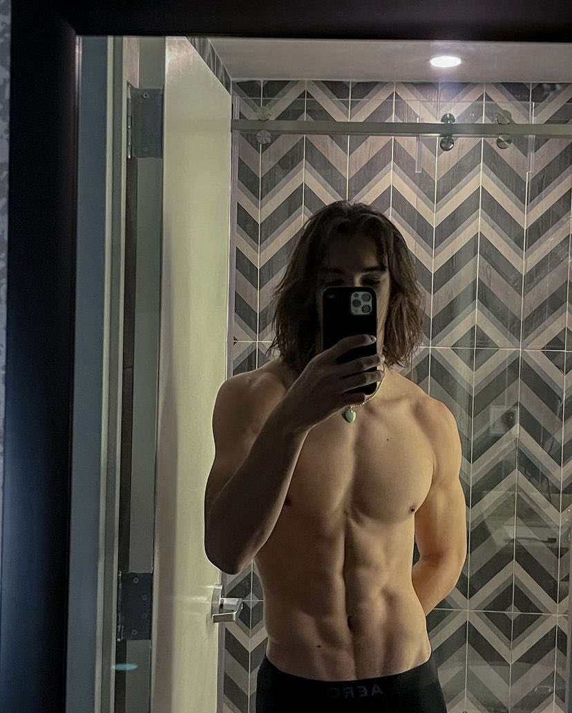 ainda não sei se vou pra  #POOLPARTYCITADEL ou se vou direto pra casa da minha mulher