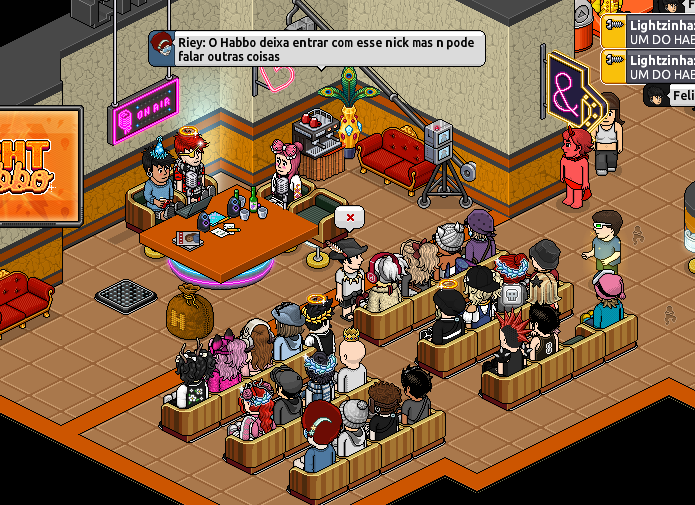 FsLightHabbo's tweet photo. 🎧🎤 #LIGHTCAST | Chegamos ao fim de mais um LightCast, gostaríamos de agradecer a todos os ouvintes que foram prestigiar o evento. A Livie, por te aceito o convite e toda a produção do Pod. 🤎
Em breve vamos ter o #3 Episódio, quem vocês gostaria de ver? #Habbo https://t.co/qUkYU5iTP2