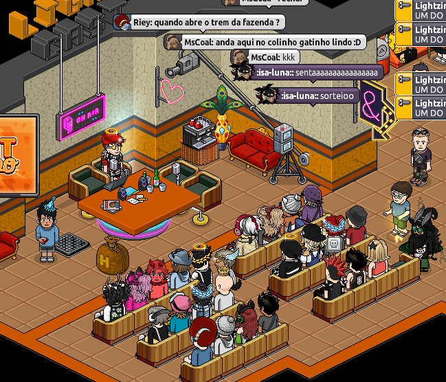 FsLightHabbo's tweet photo. 🎧🎤 #LIGHTCAST | Chegamos ao fim de mais um LightCast, gostaríamos de agradecer a todos os ouvintes que foram prestigiar o evento. A Livie, por te aceito o convite e toda a produção do Pod. 🤎
Em breve vamos ter o #3 Episódio, quem vocês gostaria de ver? #Habbo https://t.co/qUkYU5iTP2
