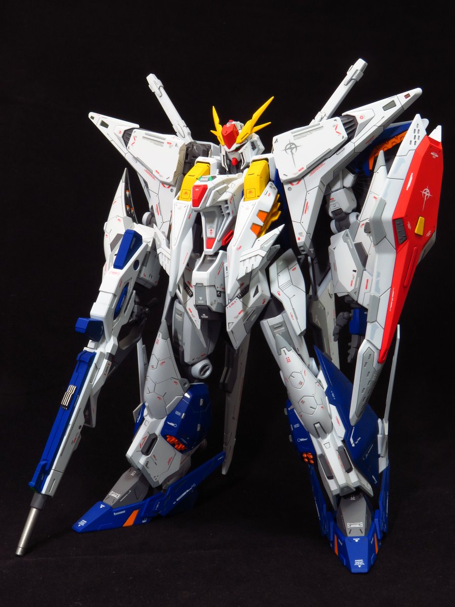 guramutsuSUB's tweet photo. HGUC Ξガンダム
完成しました

所々作り変えたり追加しています
フェイスはMGの00クアンタの物を移植
ミノフスキーフライトの四角い部分を切り離して別パーツ化し、隙間を広げつつ内部に追加したディテールが見える様に加工

写真、もう少しあるのでリプに続きます

#ガンプラ
#閃光のハサウェイ https://t.co/9XLEUEJSBx