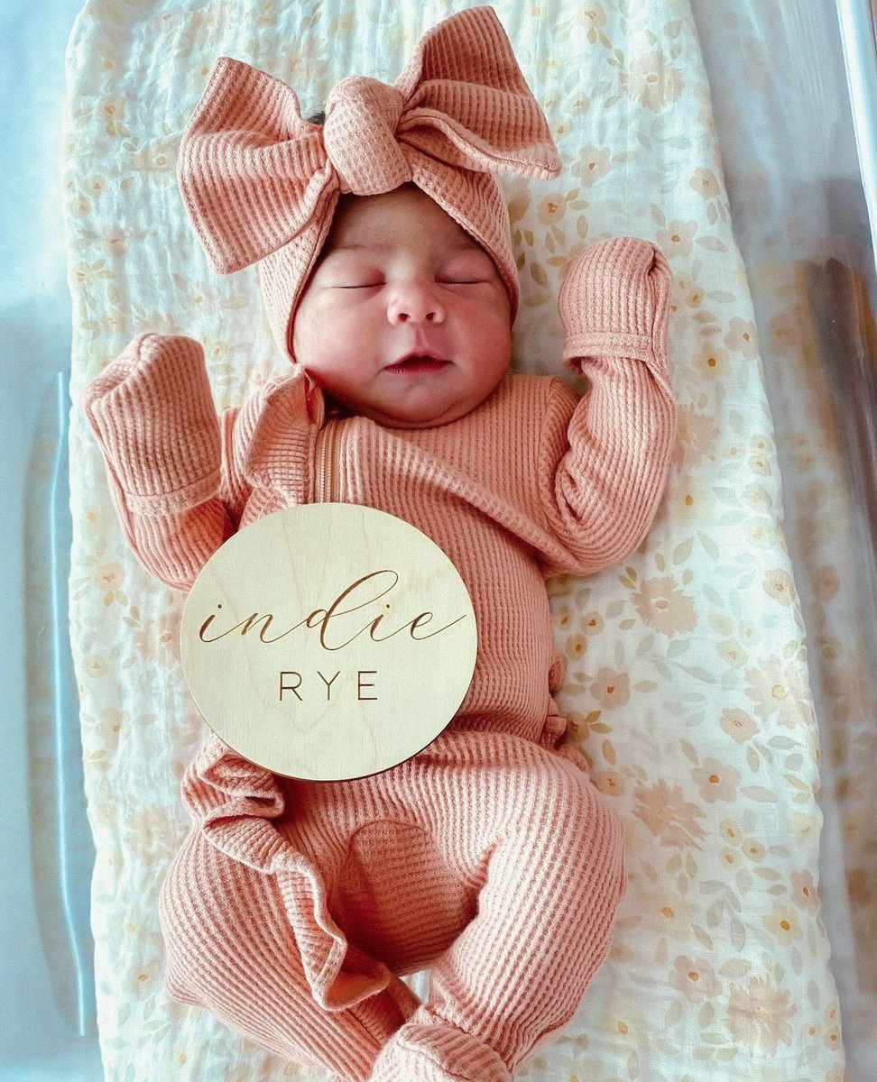 theminiscout's tweet photo. One of the reasons why The Mini Wander swaddles are a hospital bag must-have. How precious is this newborn arrival? 😍🥰⁠
🛍️https://t.co/xe6Ev9gLHQ
⁠
📸Photo by: @allexismontano⁠
⁠
#newbornannouncement #babygift #babyessential #muslinswaddle #MeadowCream #TheMiniWander⁠ https://t.co/adDn6EoIqF