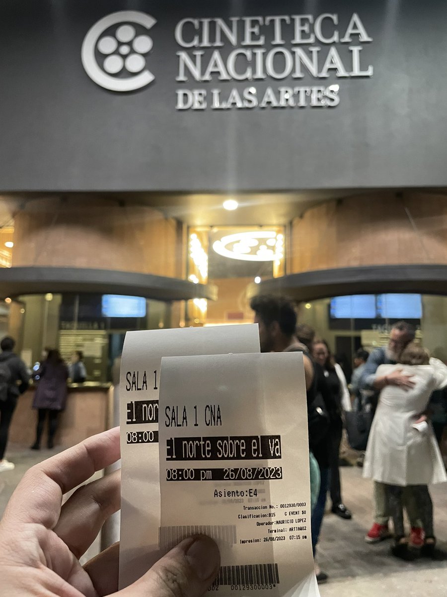 La primera película que voy a ver en la Cineteca Nacional de las Artes es una en la que actúo. Feliz día del actor a mí mismo.