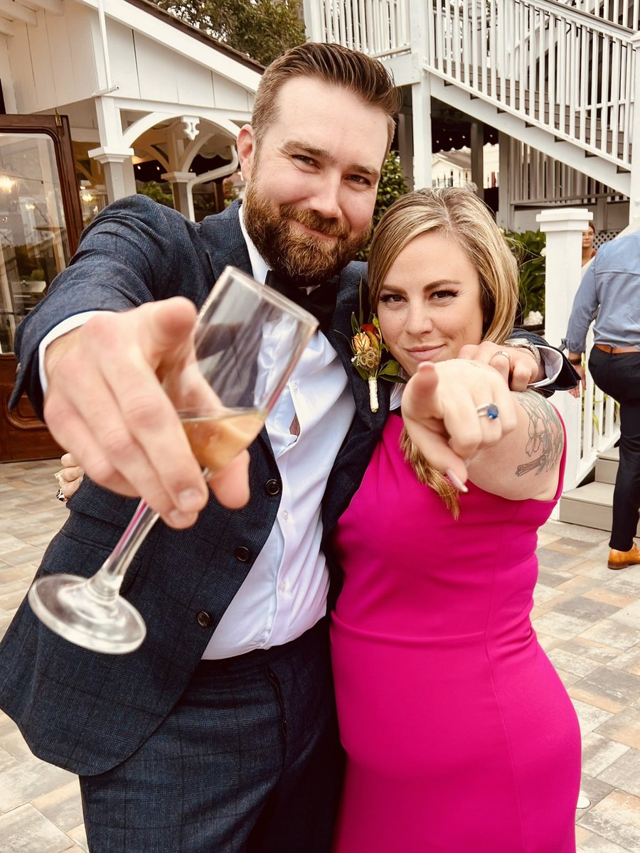 helloalievans's tweet photo. xoxo, Hedrich Files https://t.co/uSvNz53loB