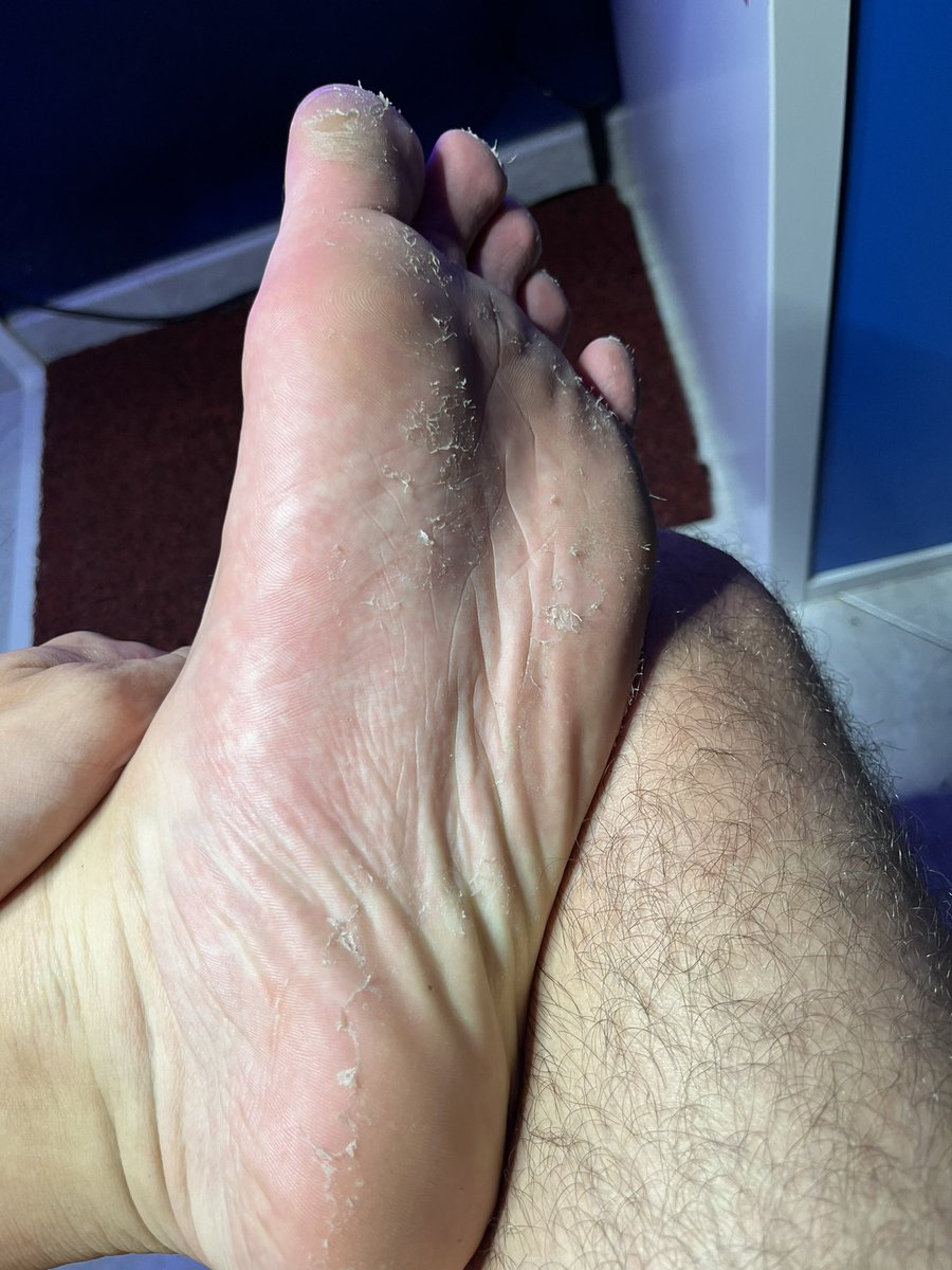 MasterBated54's tweet photo. Troiette 👑👑💦💦😈 vi aspetto…👑 https://t.co/GQrBZP1AhI