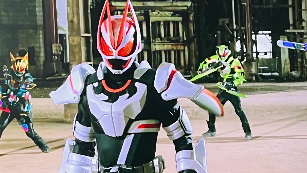 yaichi60's tweet photo. 時間を早める最強の敵にどうやって勝つの？って思ったら
仮面ライダー初ステータス「神様」

神様には負けるよ

コードギアスのルルーシュみたいなカッコよさ。今際の国のアリスみたい
#仮面ライダーギーツ最終回 #仮面ライダーギーツ https://t.co/gKzAyYahWp