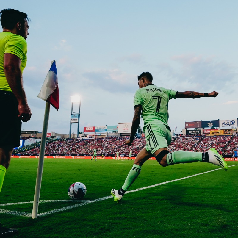 AustinFC's tweet photo. 46' | ¡Seguimos luchando!
Tune in to the second half of #DALvATX for free on #MLSSeasonPass on the Apple TV app!